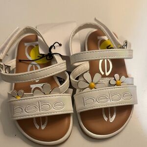 Bebe White Kids Sandals with Daisy Accents